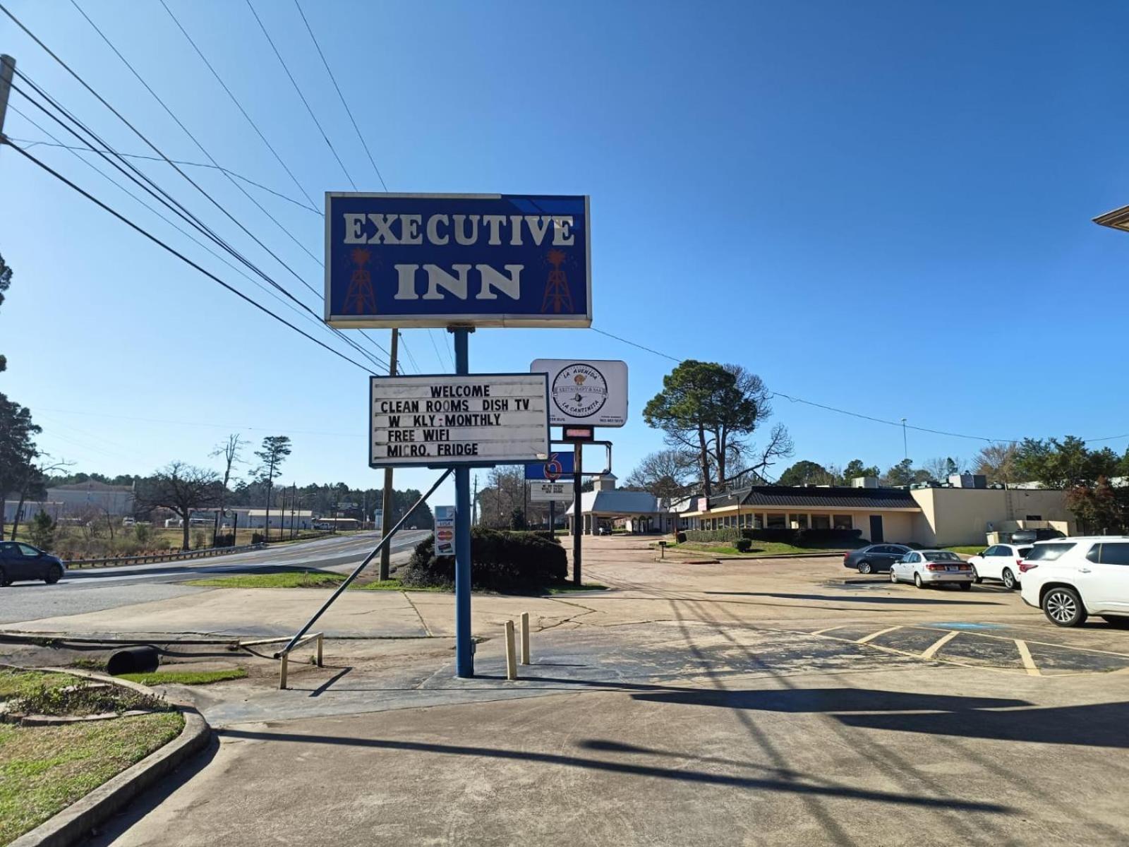 Executive Inn By Oyo Kilgore North Exterior photo